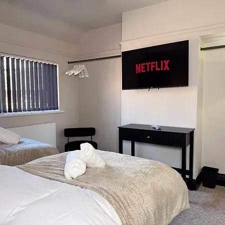 Apartment Breckonhill House 4br Entire Middlesbrough
